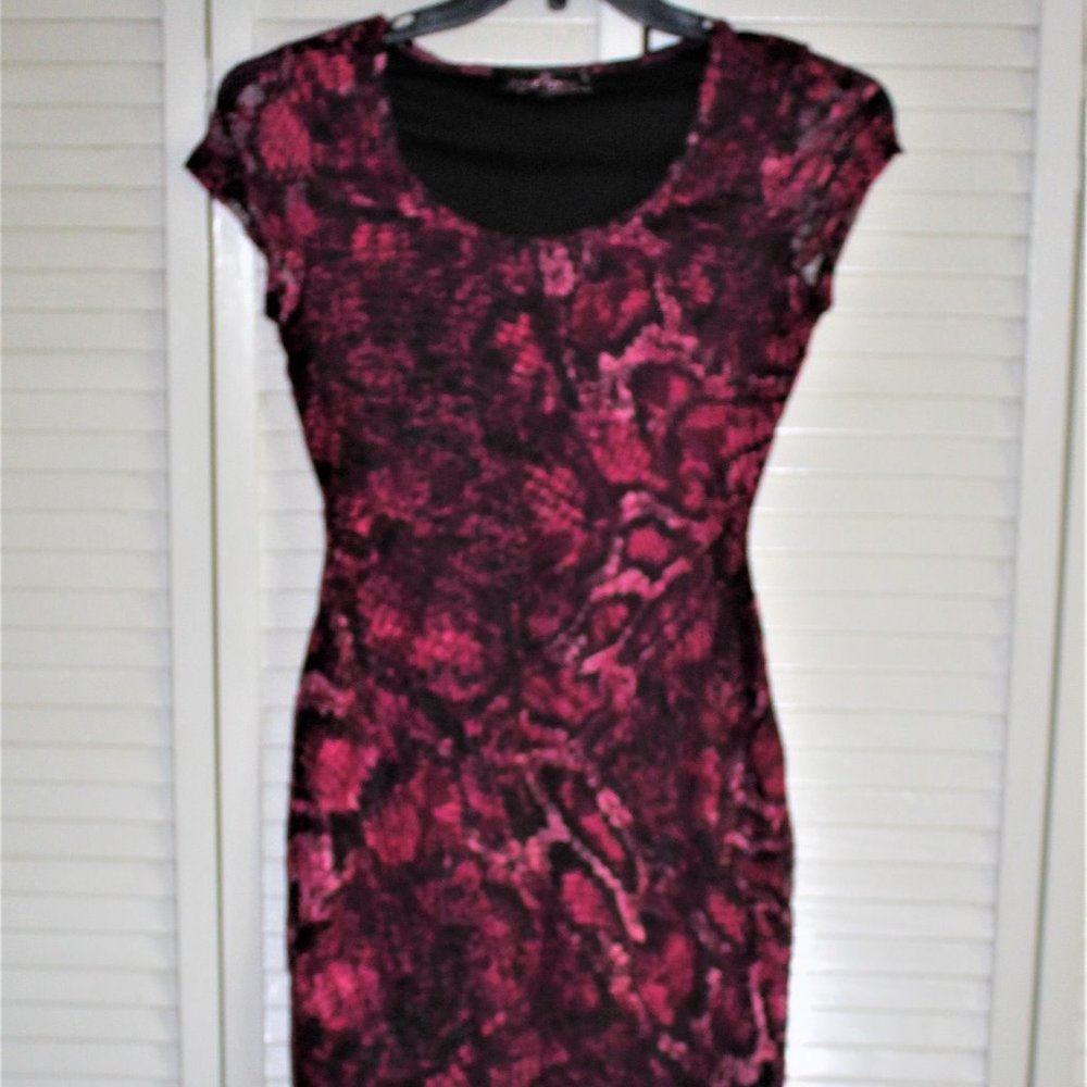 RED AND BLACK BODYCON DRESS